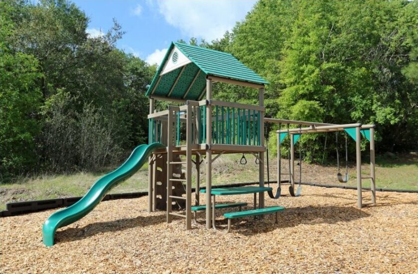 Grand View Garden Homes of Clermont, FL Apartments with Lake View