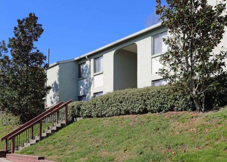 Grand View Garden Homes of Clermont, FL Apartments with Lake View